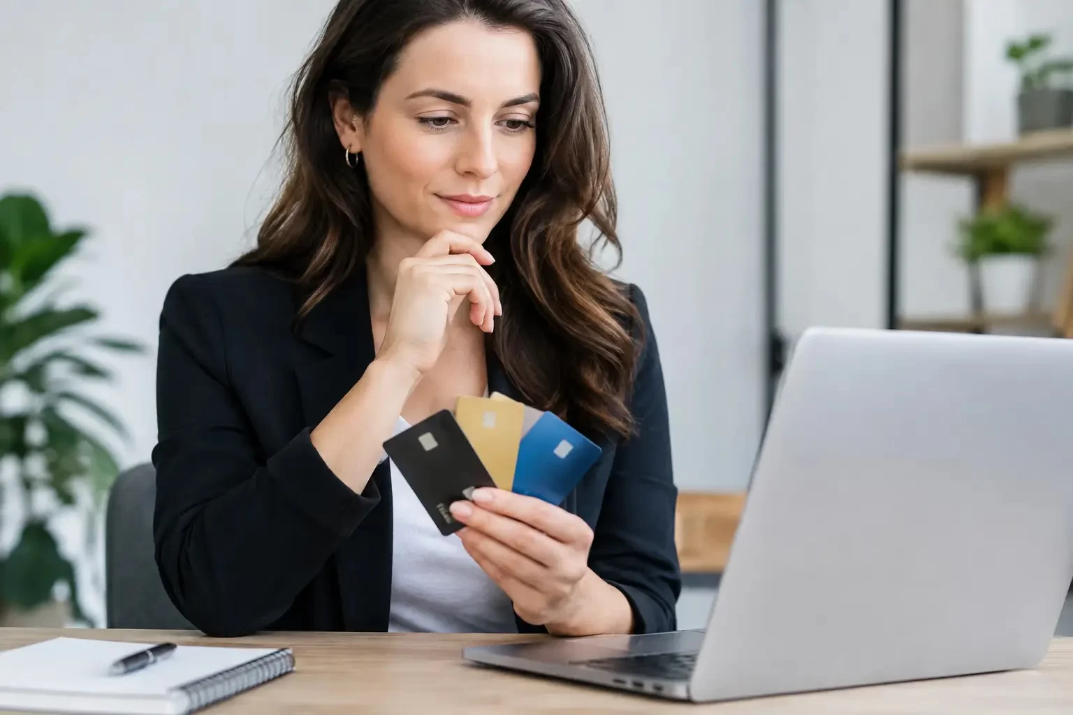 Comment choisir une carte pro sans payer trop cher